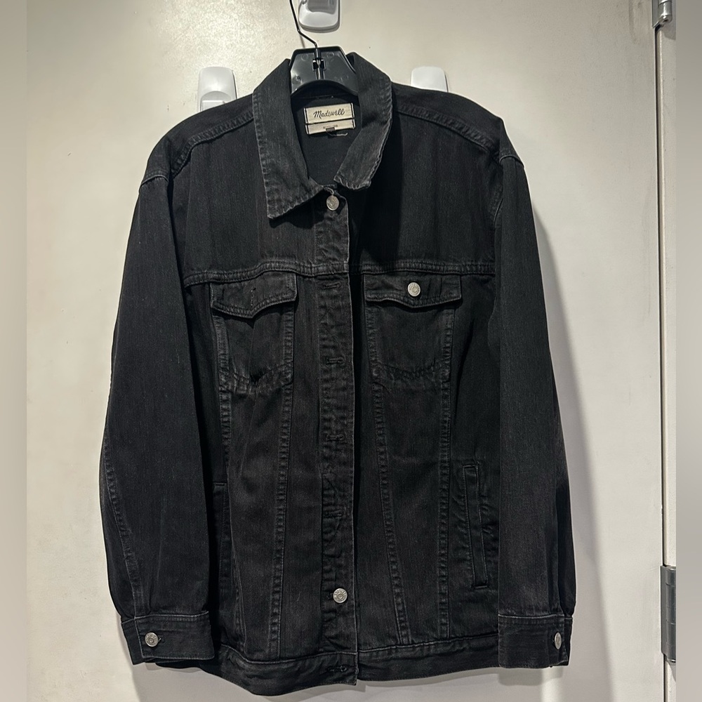 Madewell The Oversized Trucker Jean Jacket in Washed Black